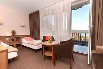 Фото номера Двухместный номер с 2 отдельными кроватями Отель Hotel Skalny Spa Bieszczady г. Полянчик 5