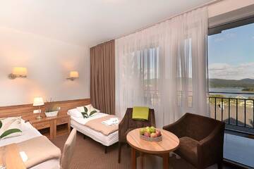 Фото номера Двухместный номер с 2 отдельными кроватями Отель Hotel Skalny Spa Bieszczady г. Полянчик 4