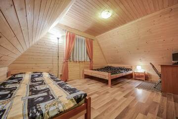 Фото номера Шале с двумя спальнями Шале Ośrodek wypoczynkowy "Matiaszówka" г. Полянчик 9